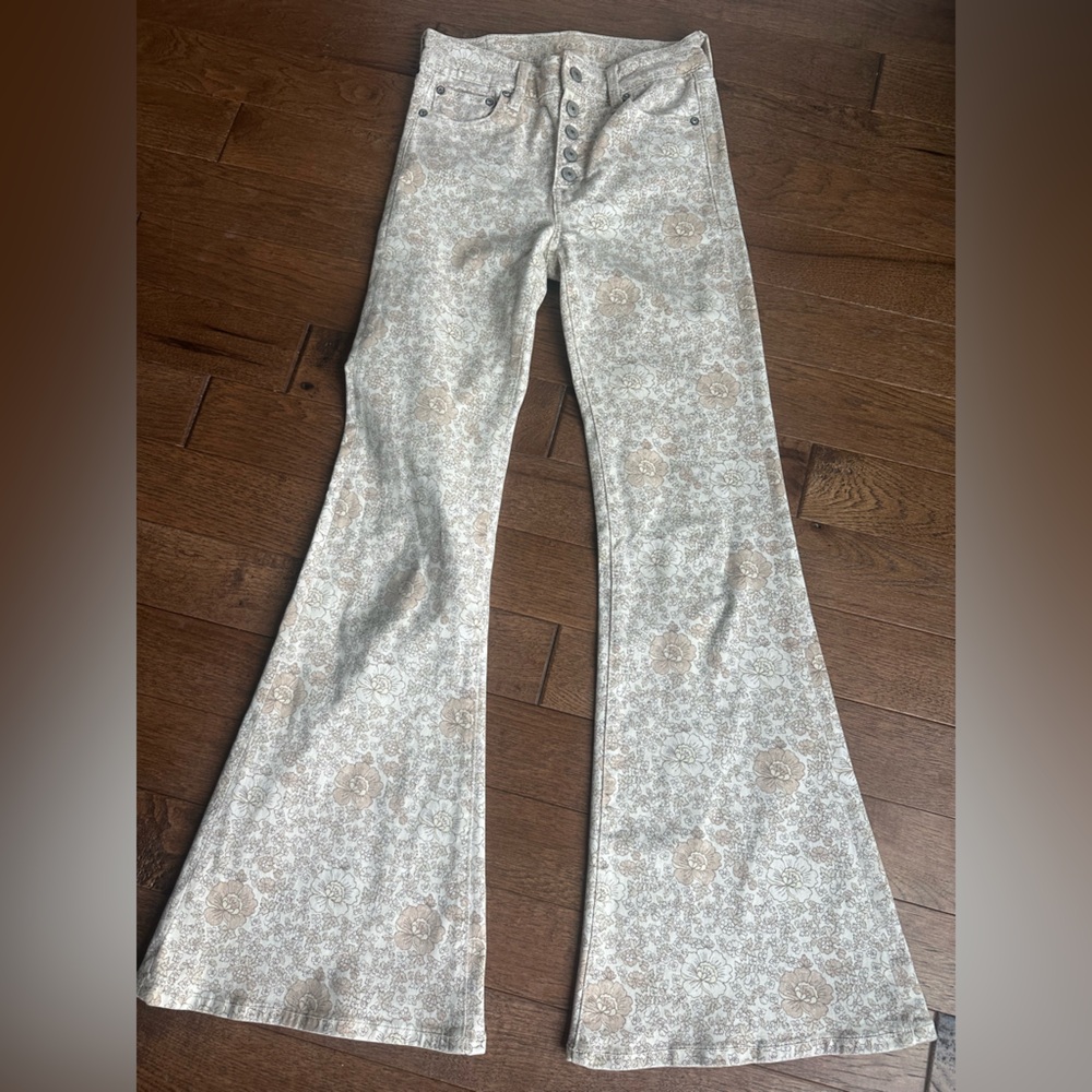 American Eagle Outfitters Cream and Tan Floral Pants
